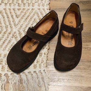 BIRKENSTOCK BROWN SUEDE MARY JANES